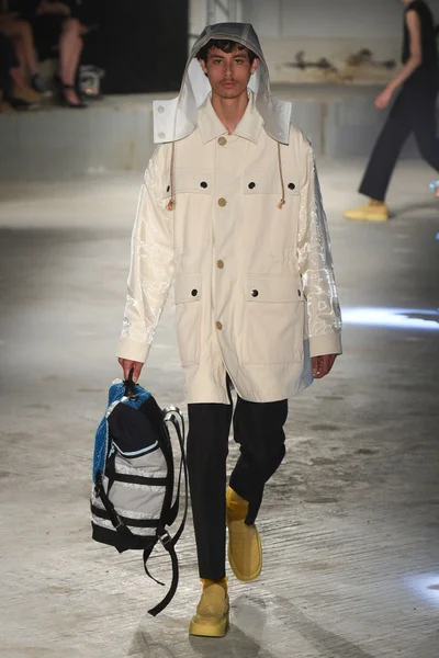 Look 12